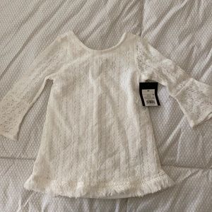 ❌SOLD❌3/$15 NWT White lace dress with flare sleeves